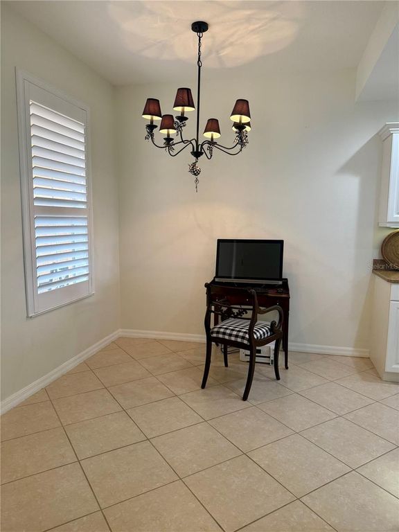 Image 7 of property listing at 5647 KEY LARGO COURT C-07, Bradenton, FL 34203