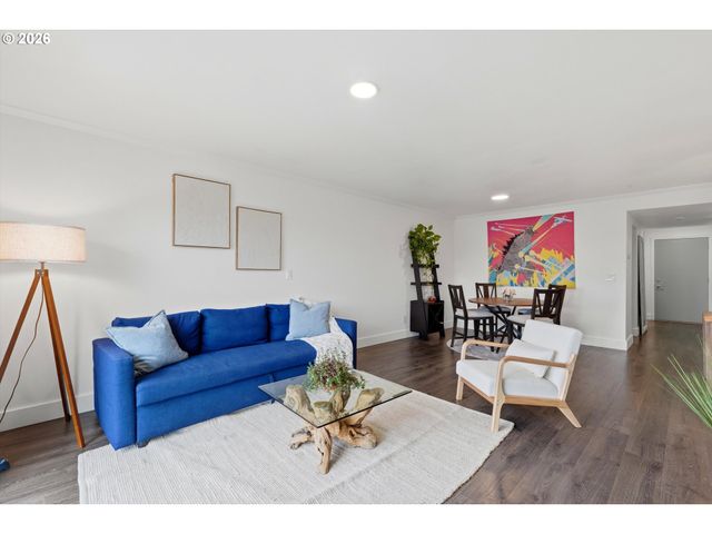 4926 S CORBETT Ave 205, Portland, OR 97239