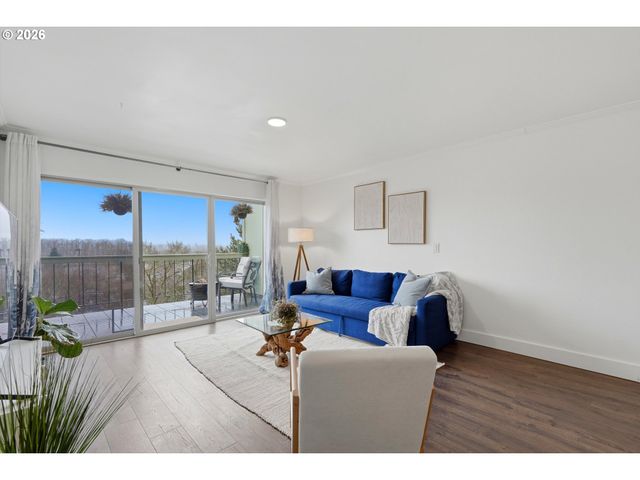 4926 S CORBETT Ave 205, Portland, OR 97239