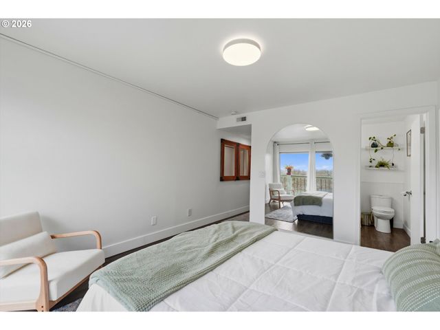 4926 S CORBETT Ave 205, Portland, OR 97239