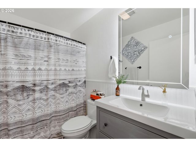 4926 S CORBETT Ave 205, Portland, OR 97239