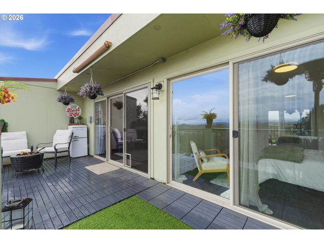 4926 S CORBETT Ave 205, Portland, OR 97239