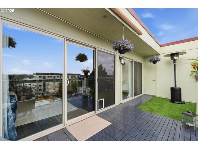 4926 S CORBETT Ave 205, Portland, OR 97239
