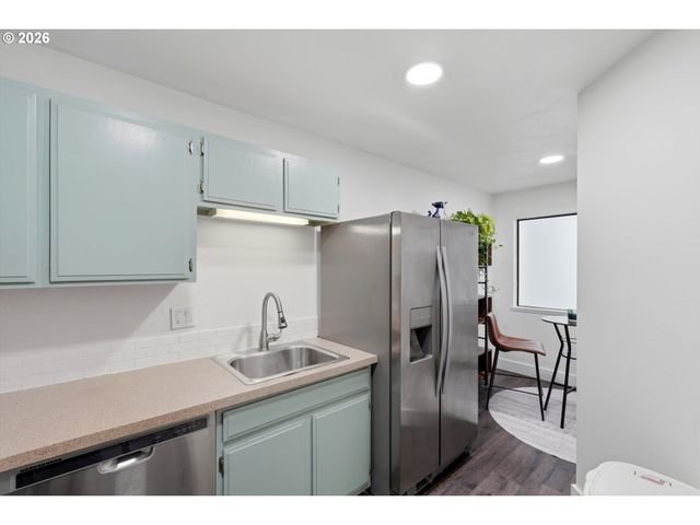 4926 S CORBETT Ave 205, Portland, OR 97239