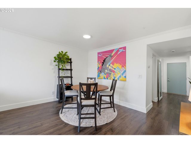 4926 S CORBETT Ave 205, Portland, OR 97239