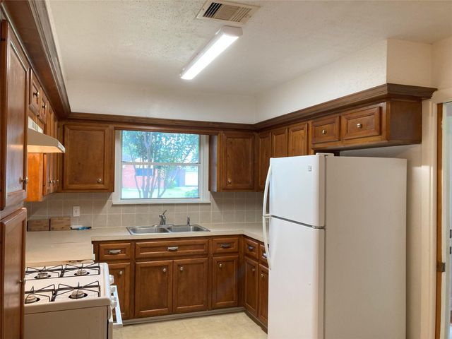 1202 Dunstan Road, Pasadena, TX 77502