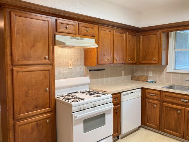 1202 Dunstan Road, Pasadena, TX 77502