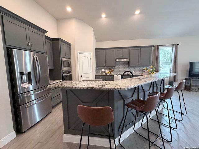 615 ABBOTT RDG, St Hedwig, TX 78152