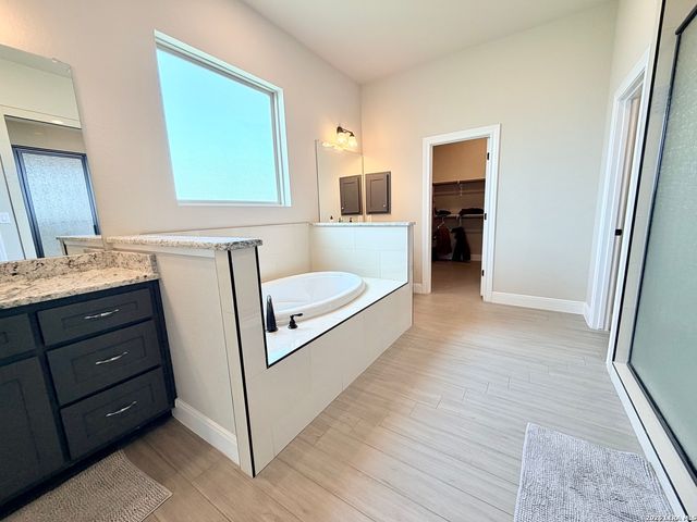 615 ABBOTT RDG, St Hedwig, TX 78152