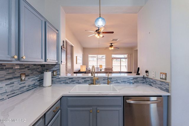 5874 S Azure Vista Way, Green Valley, AZ 85622