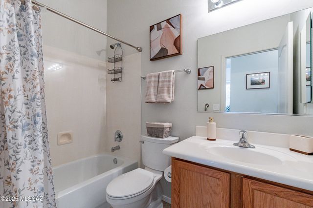 5874 S Azure Vista Way, Green Valley, AZ 85622