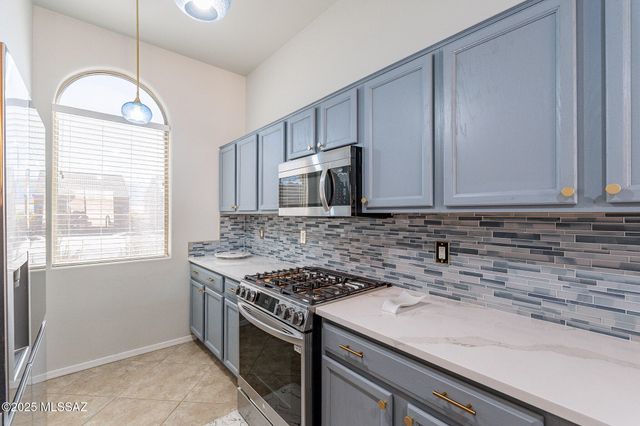 5874 S Azure Vista Way, Green Valley, AZ 85622