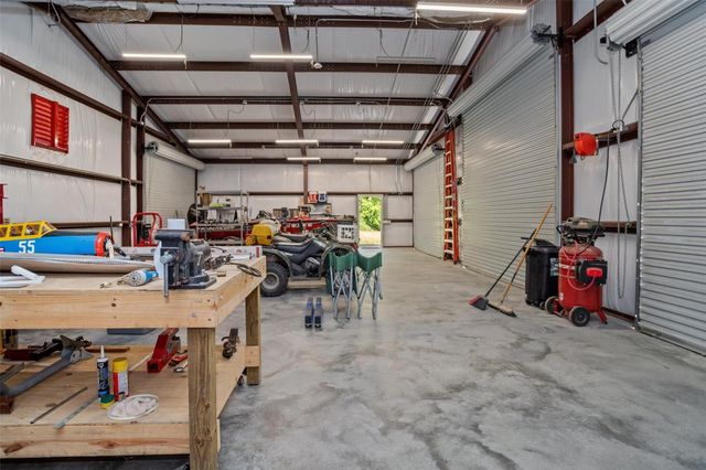 3210 Fm 3065, Colmesneil, TX 75938