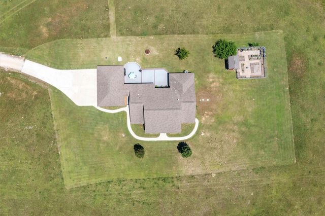 3210 Fm 3065, Colmesneil, TX 75938