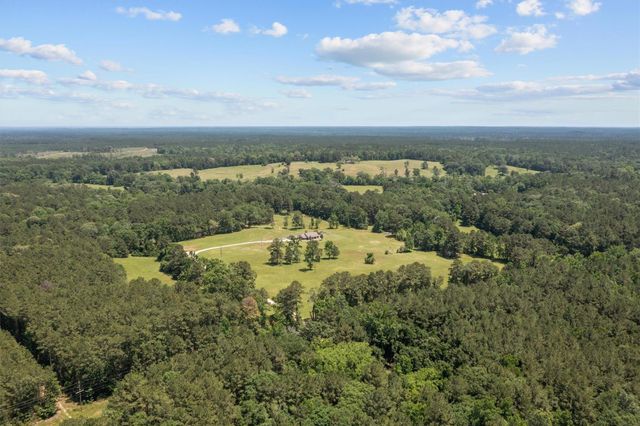 3210 Fm 3065, Colmesneil, TX 75938