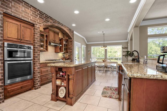 3210 Fm 3065, Colmesneil, TX 75938