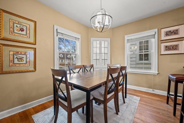 4975 N Hollywood AVENUE, Whitefish Bay, WI 53217