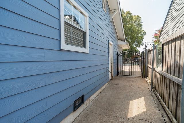 3039 Grayson Drive, Dallas, TX 75224