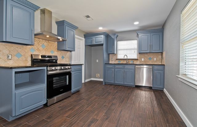 3039 Grayson Drive, Dallas, TX 75224