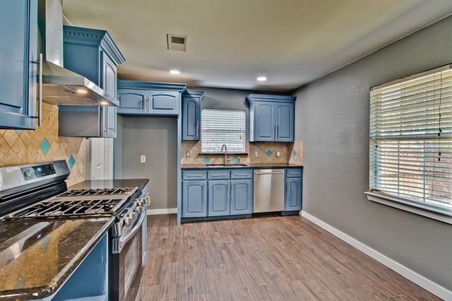3039 Grayson Drive, Dallas, TX 75224
