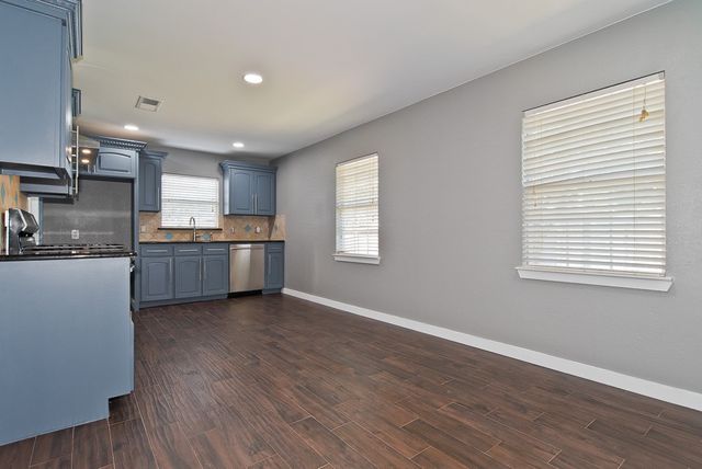 3039 Grayson Drive, Dallas, TX 75224