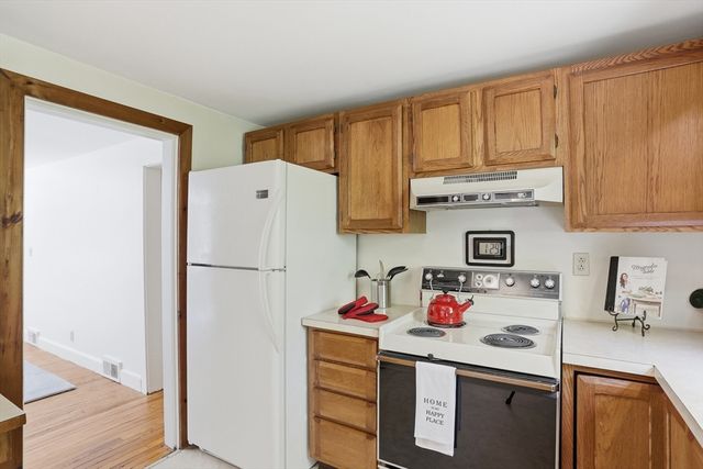 572 Massachusetts Ave, Lunenburg, MA 01462