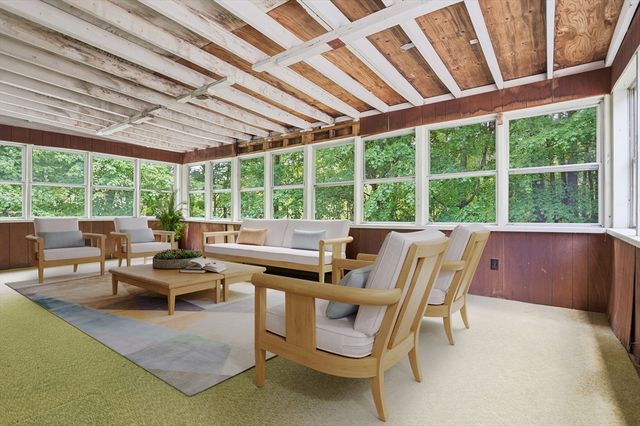 572 Massachusetts Ave, Lunenburg, MA 01462