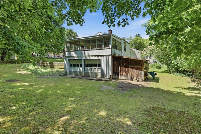 572 Massachusetts Ave, Lunenburg, MA 01462