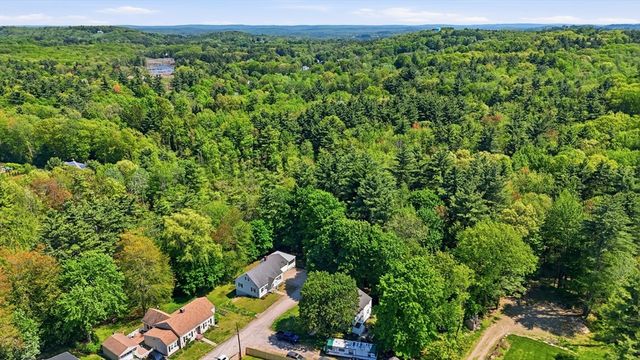 572 Massachusetts Ave, Lunenburg, MA 01462