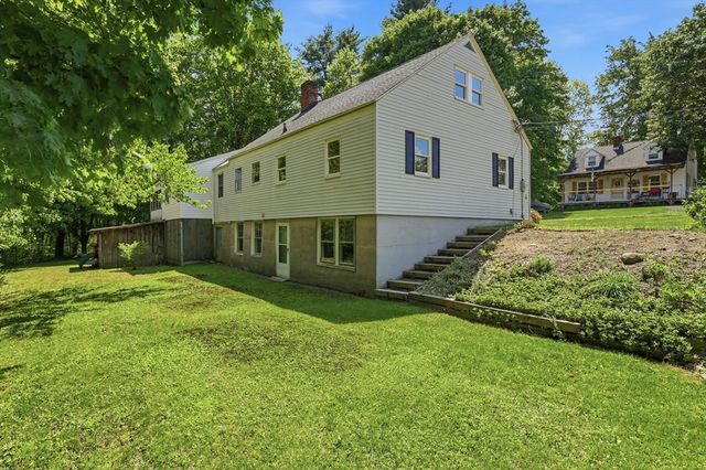 572 Massachusetts Ave, Lunenburg, MA 01462