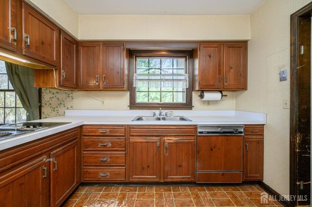 105 Morning Glory Road, Warren, NJ 07059