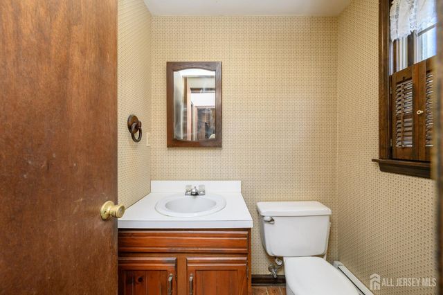 105 Morning Glory Road, Warren, NJ 07059