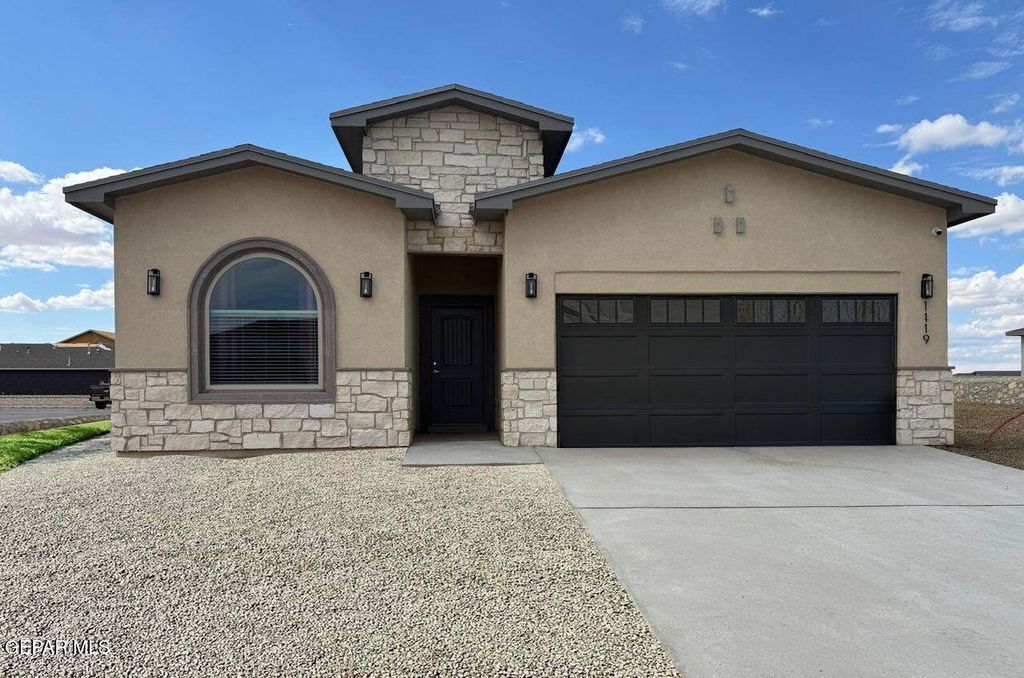 436 Plateau Drive, Socorro, TX 79927