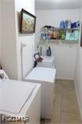 907 Cape Coral PKWY W, Cape Coral, FL 33914