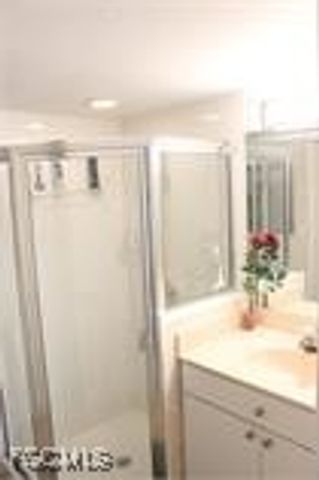 907 Cape Coral PKWY W, Cape Coral, FL 33914