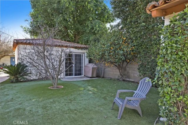 23130 Oxnard Street, Woodland Hills, CA 91367