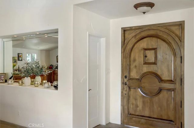 23130 Oxnard Street, Woodland Hills, CA 91367