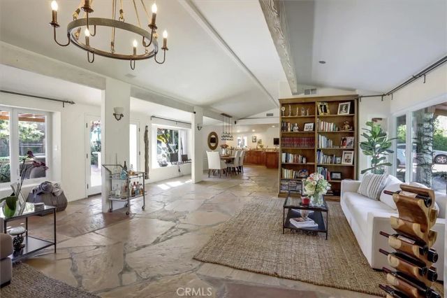 23130 Oxnard Street, Woodland Hills, CA 91367