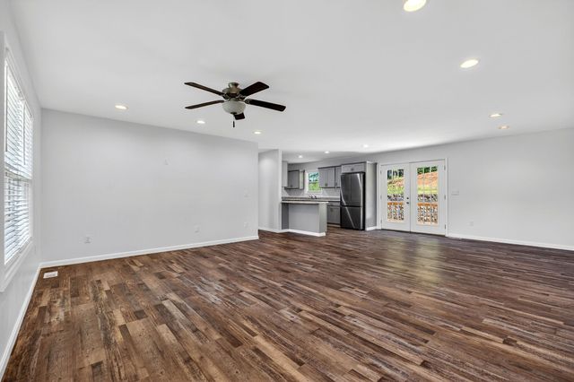 6101 Old Kentucky Rd, Sparta, TN 38583