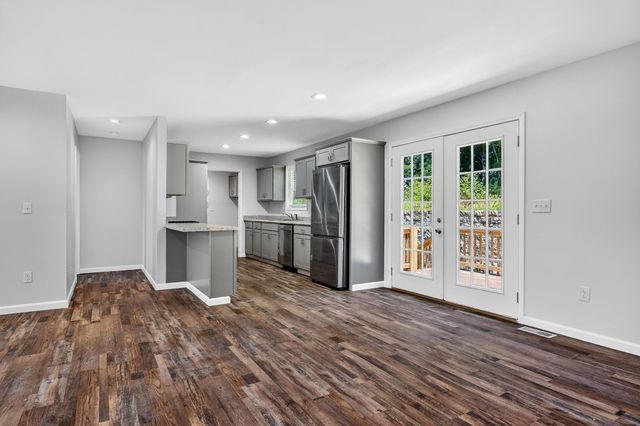 6101 Old Kentucky Rd, Sparta, TN 38583