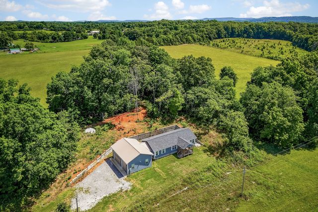 6101 Old Kentucky Rd, Sparta, TN 38583