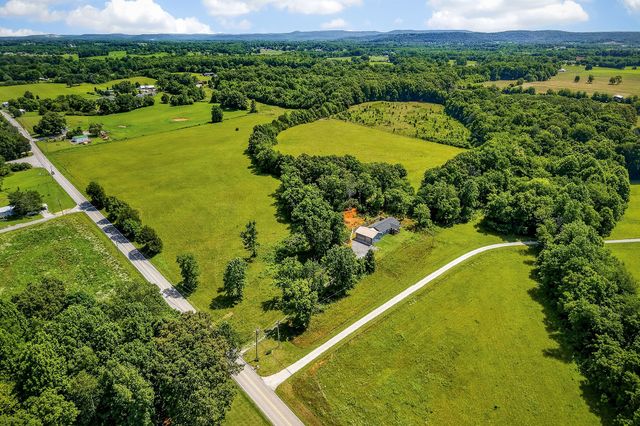 6101 Old Kentucky Rd, Sparta, TN 38583