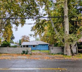 15695 El Capitan Way, Delhi, CA 95315