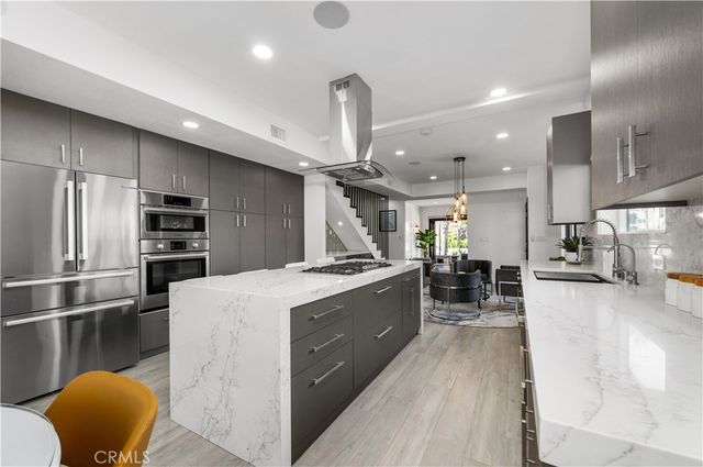 122 21st, Huntington Beach, CA 92648