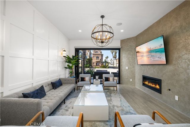 122 21st, Huntington Beach, CA 92648