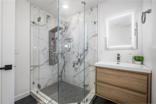 122 21st, Huntington Beach, CA 92648