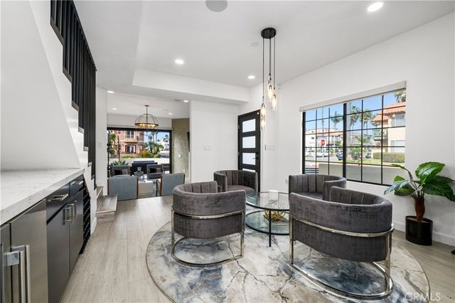 122 21st, Huntington Beach, CA 92648