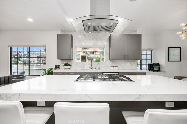 122 21st, Huntington Beach, CA 92648