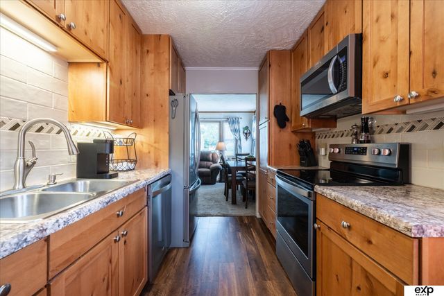 3103 S 38th Avenue, Omaha, NE 68105