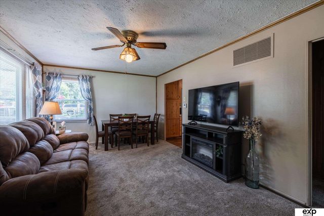 3103 S 38th Avenue, Omaha, NE 68105